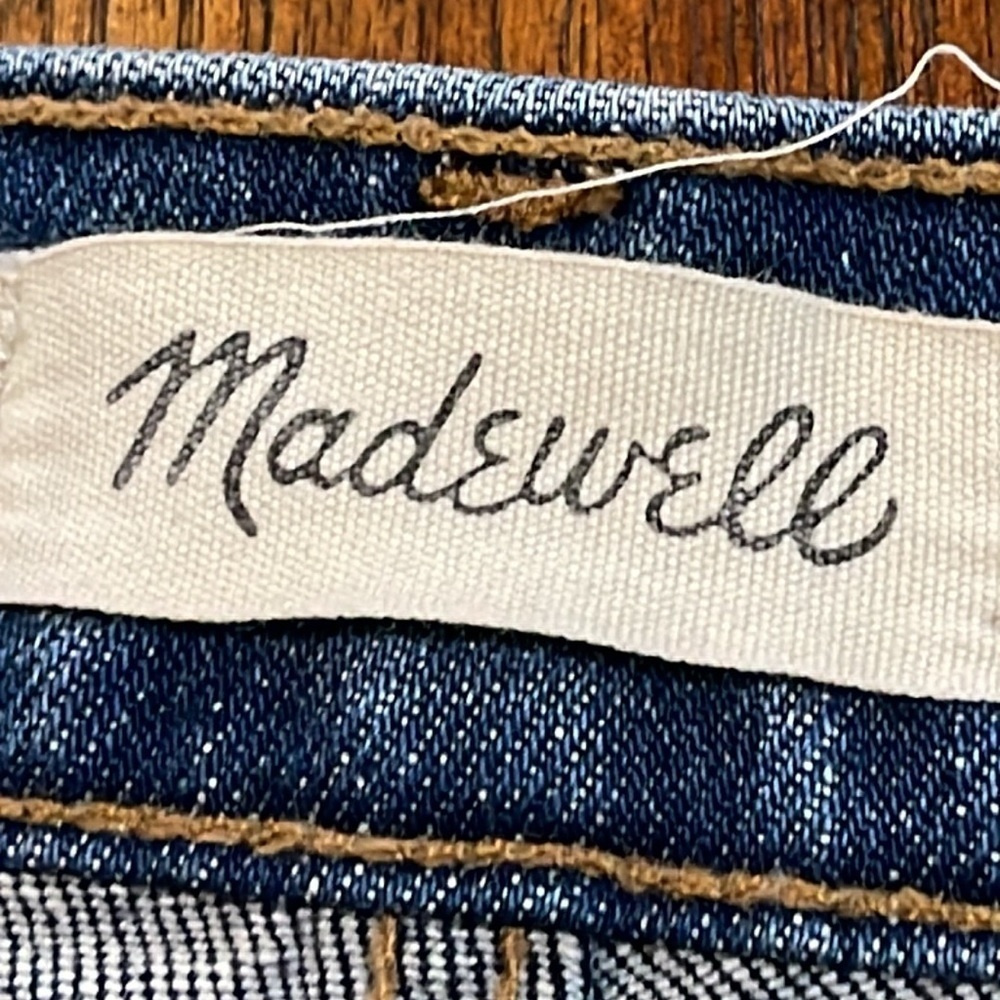 Madewell Momjean size 26 Blue Medium Wash Distressed high rise high Waisted - Picture 6 of 13